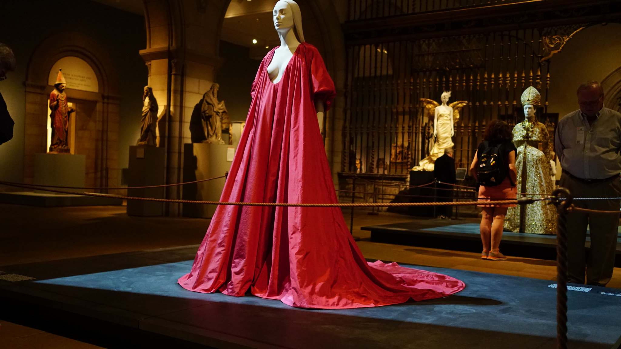 heavenly bodies6 Heavenly Bodies: Fashion and the Catholic Imagination in MET