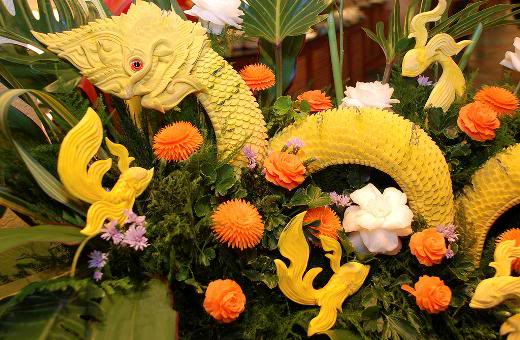 fruit carving11 Unbelievable Fruit and Vegetable Carving
