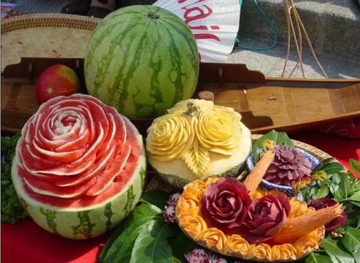 fruit carving14 Unbelievable Fruit and Vegetable Carving