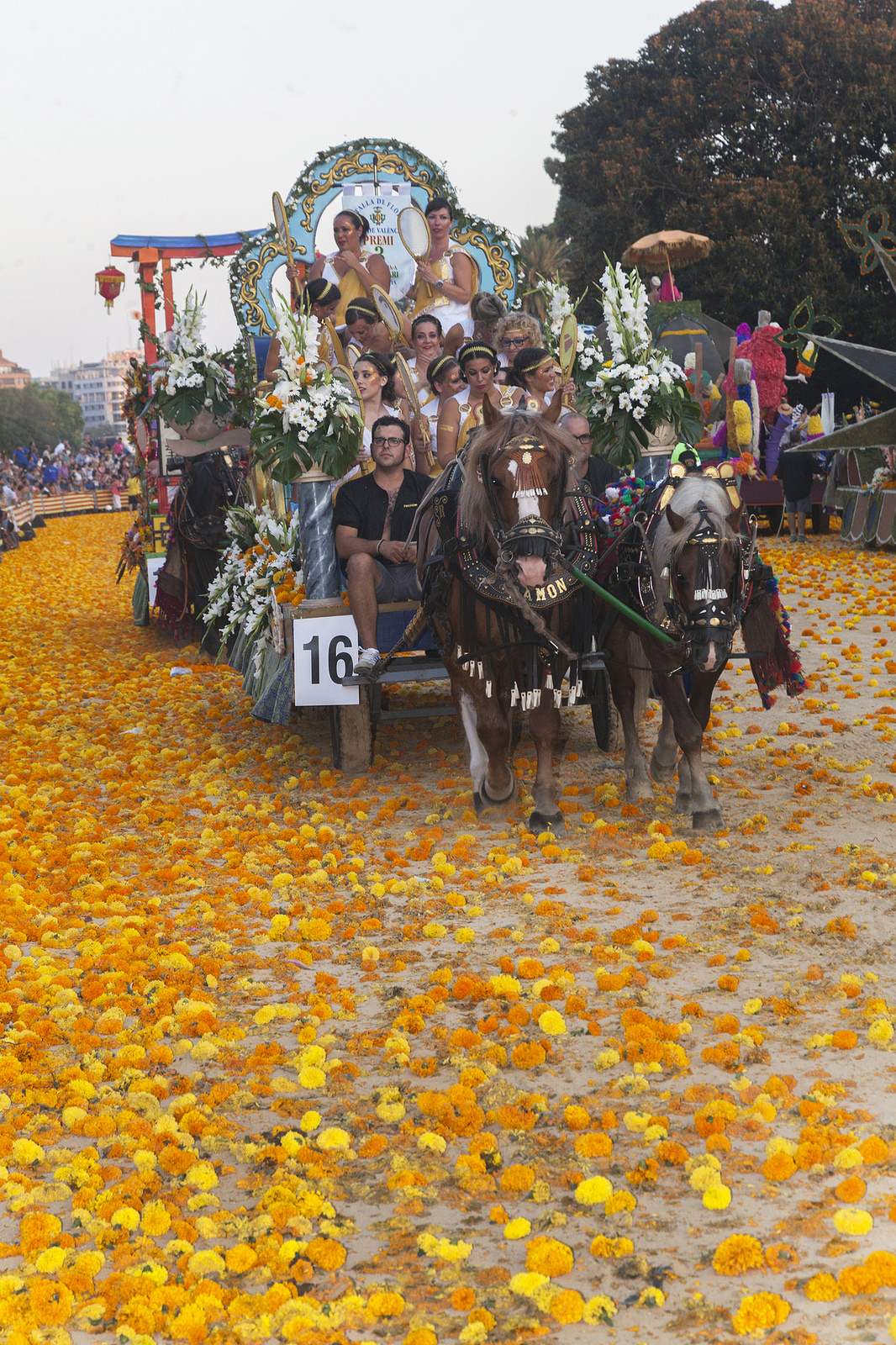 battle of flowers3 Battle of Flowers   Legendary Fiesta in Valencia