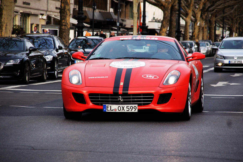 amazing supercars streets berlin1 Amazing Supercars in the Streets of Berlin