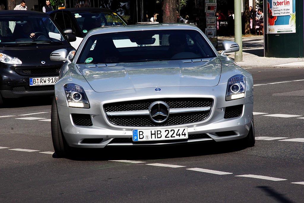 amazing supercars streets berlin5 Amazing Supercars in the Streets of Berlin