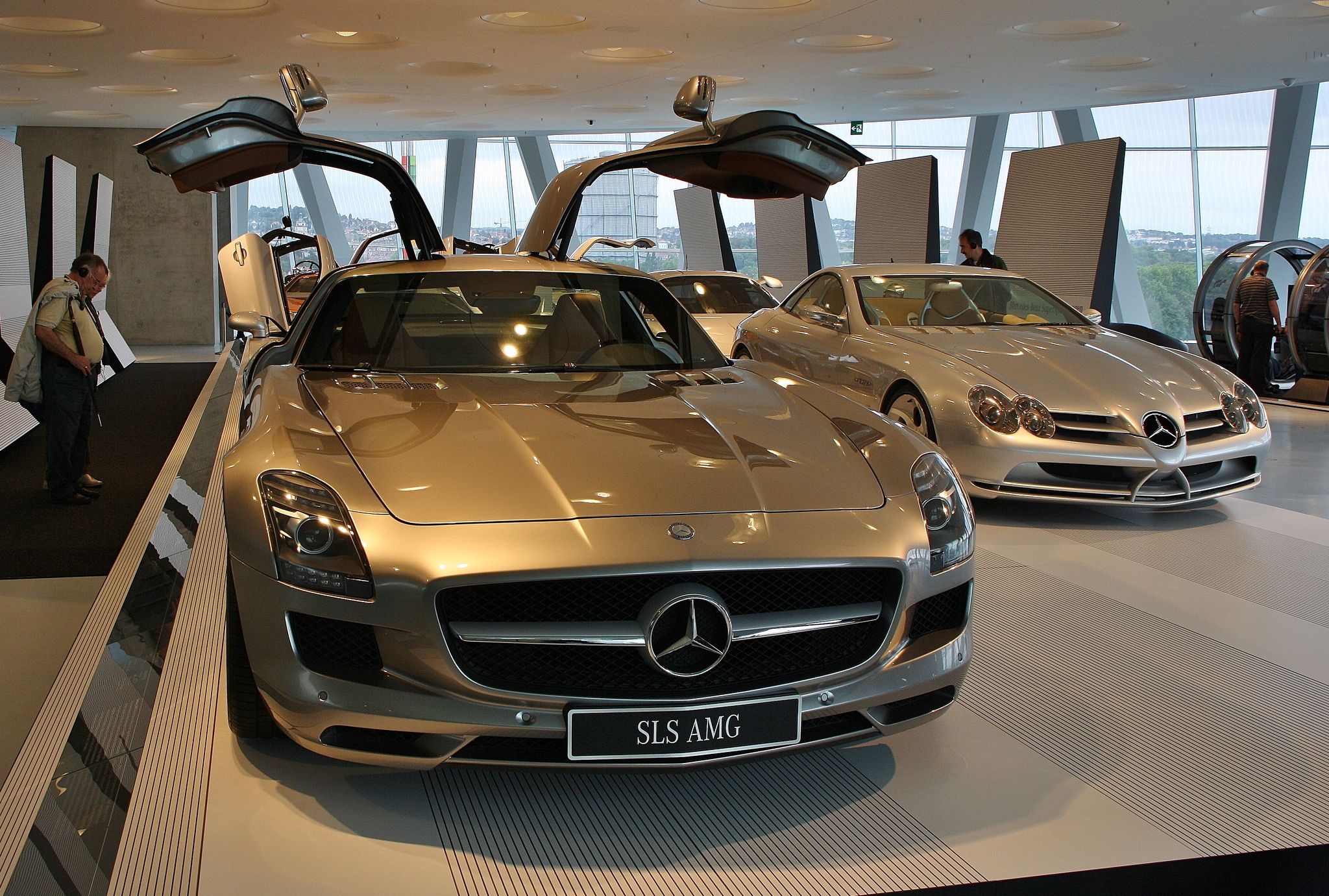 mercedes benz museum7 Mercedes Benz Museum in Stuttgart, Germany