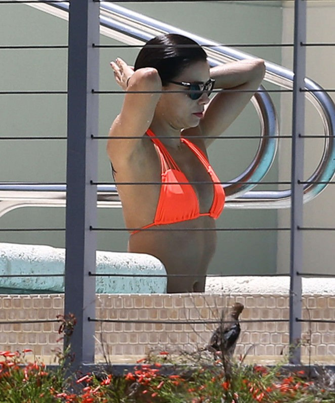 eva longoria bikini9 Eva Longoria in Bikini at Miami