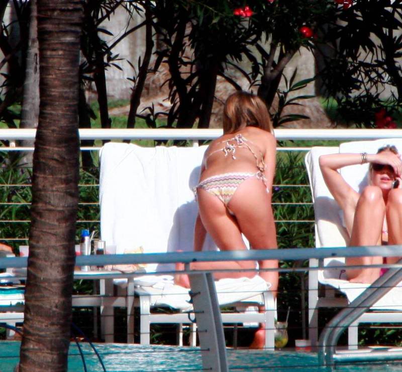 jennifer aniston bikini11 Hot Jennifer Aniston in Bikini