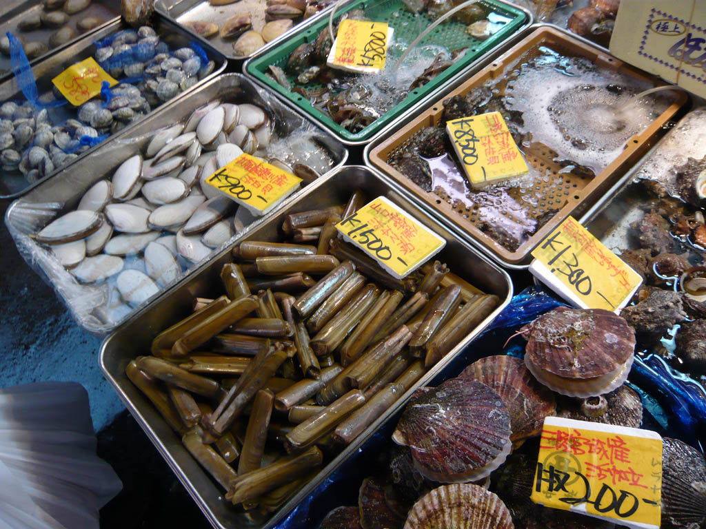 tsukiji market2 Biggest Wholesale Fish and Seafood Market