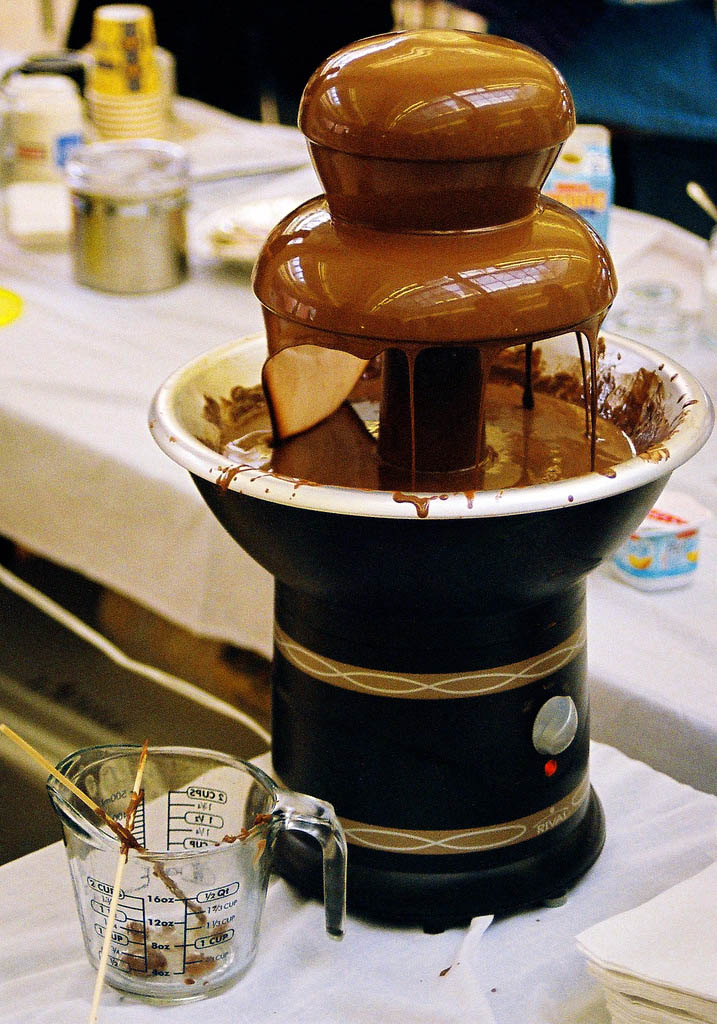 chocolate fountain4 What Kind of Chocolate Could Be Used in a Chocolate Fountain