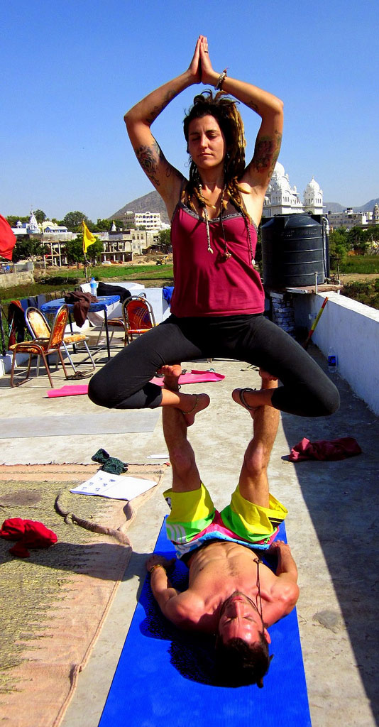 acroyoga1 AcroYoga Poses Pictures