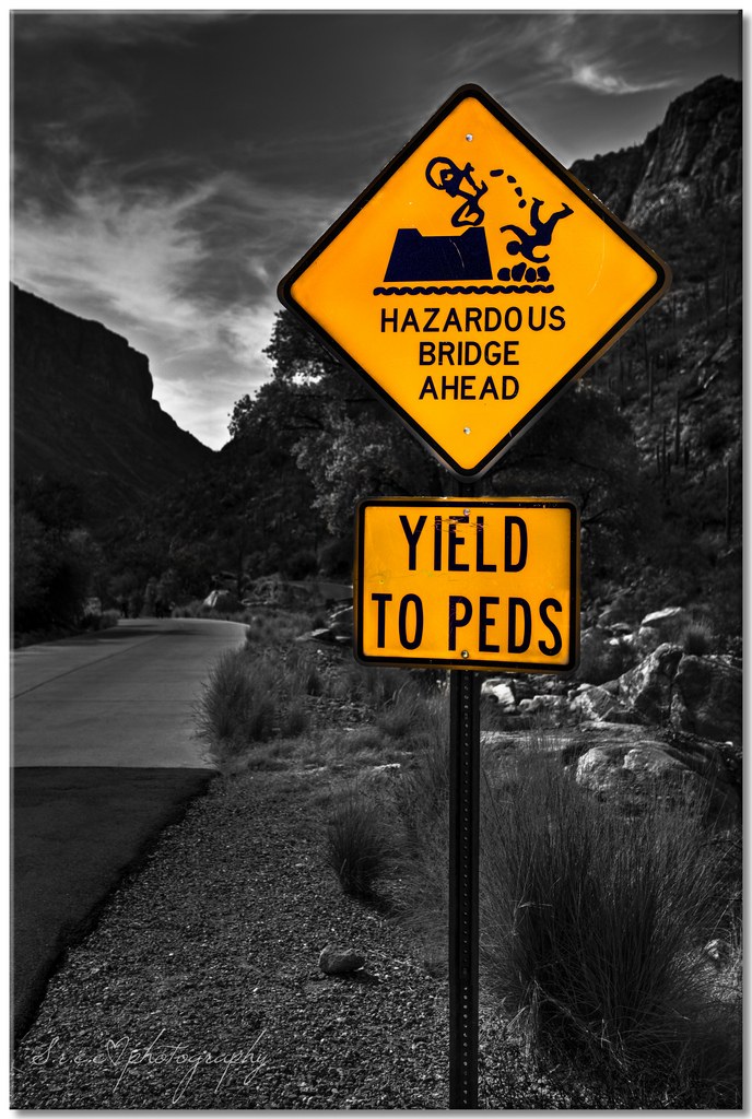 funny road signs 1 Funny Road Signs