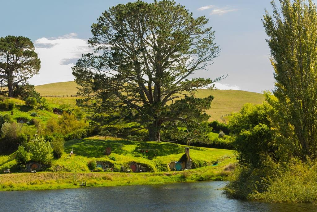 hobbiton movie set6 Hobbiton Movie Set in Matamata, North Island of New Zealand