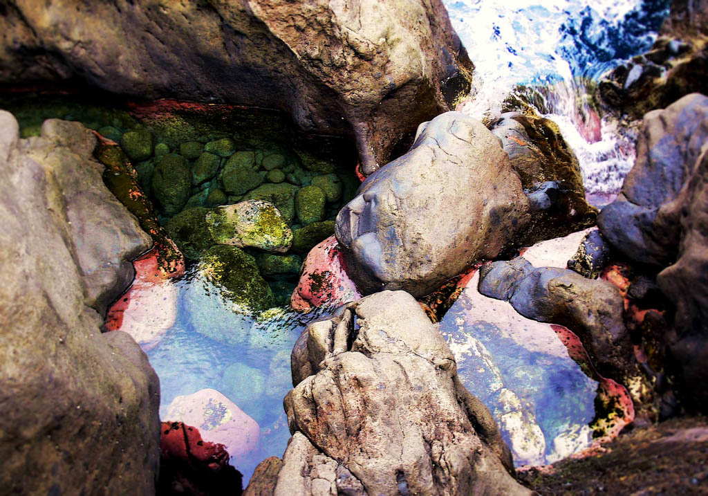 rock pool4 Most Attractive Rock Pools near Porto Moniz in Madeira, Portugal