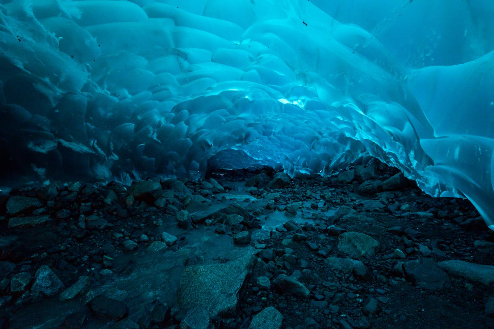 mendenhall2 Ice Caves under the Mendenhall Glacier in Juneau, Alaska