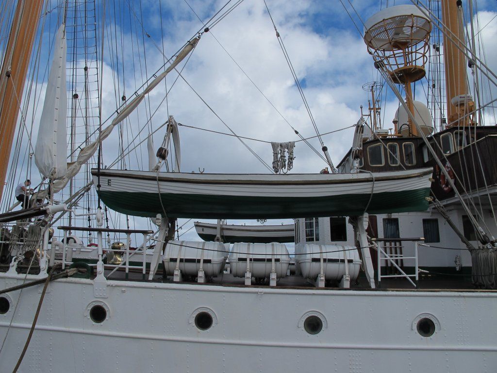 esmeralda3 Esmeralda   The Second Tallest and Longest Sailing Ship in the World