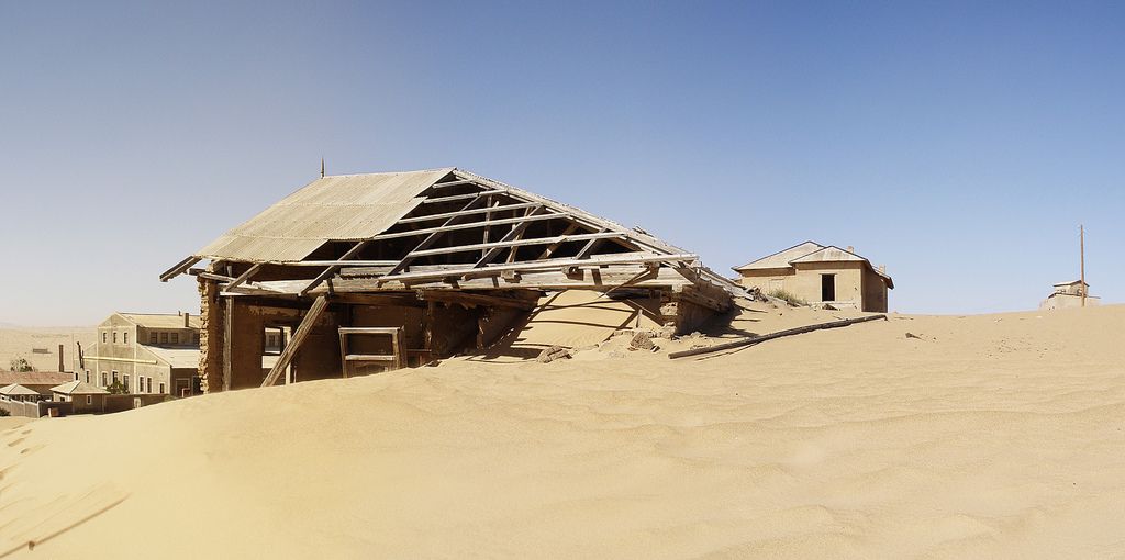 kolmanskop3 Abandoned Kolmanskop Ghost Town in Namibia