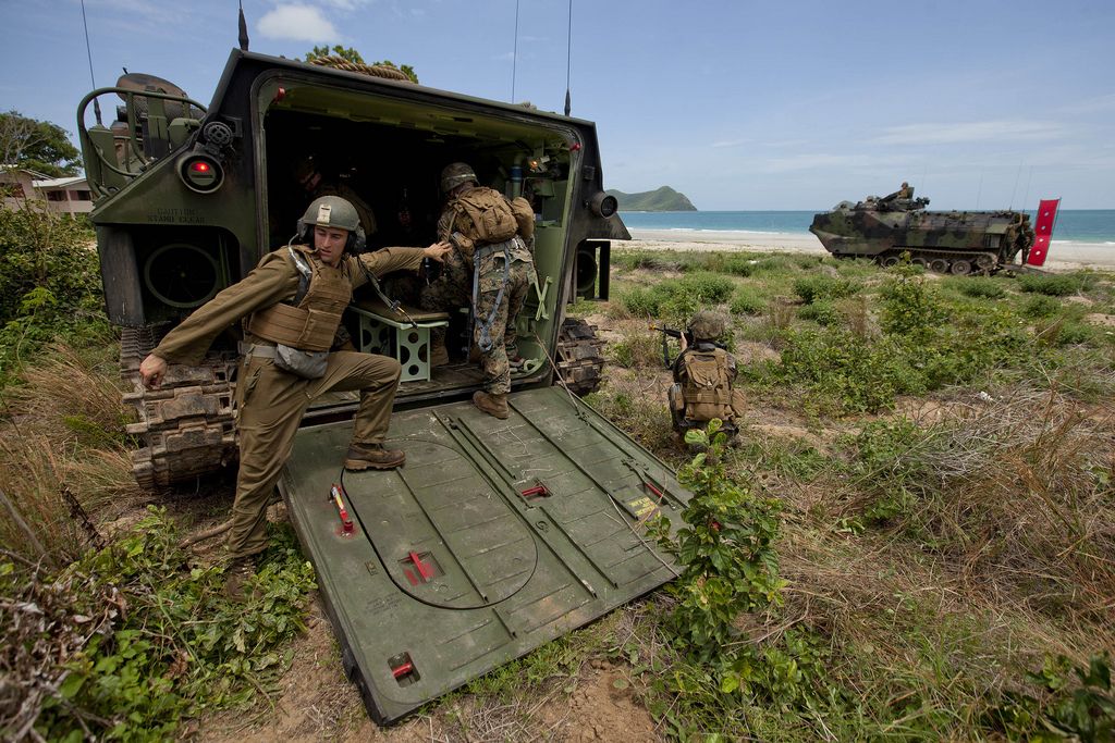 assault training2 Best Shots of Marines Conduct Amphibious Assault Training