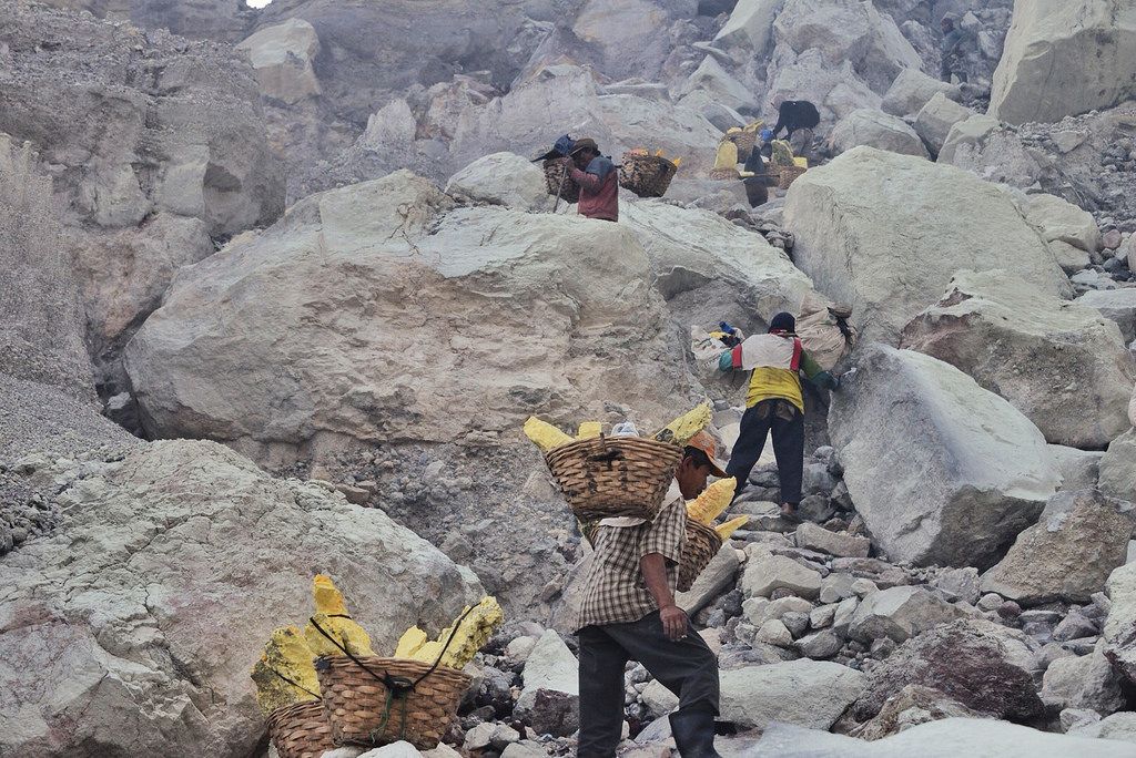 kawah ijen8 Sulfur Mine   Kawah Ijen, Indonesia
