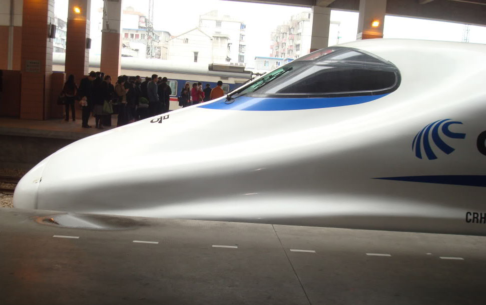high speed trains5 The Wuhan–Guangzhou High Speed Railway in China ( 350 km/h )