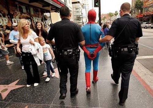 funny caught in costume 3 500x353 Funniest Costumes to Get Arrested in